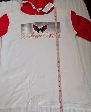 NHL Washington Capitals Hockey Child Long Sleeve Shirt w Hood Size Small